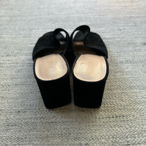 Black Velvet Aldo Heels - Picture 4 of 8
